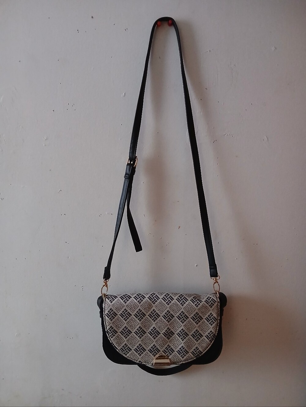 Elegant Black and White Women's Shoulder Bag from Primark.